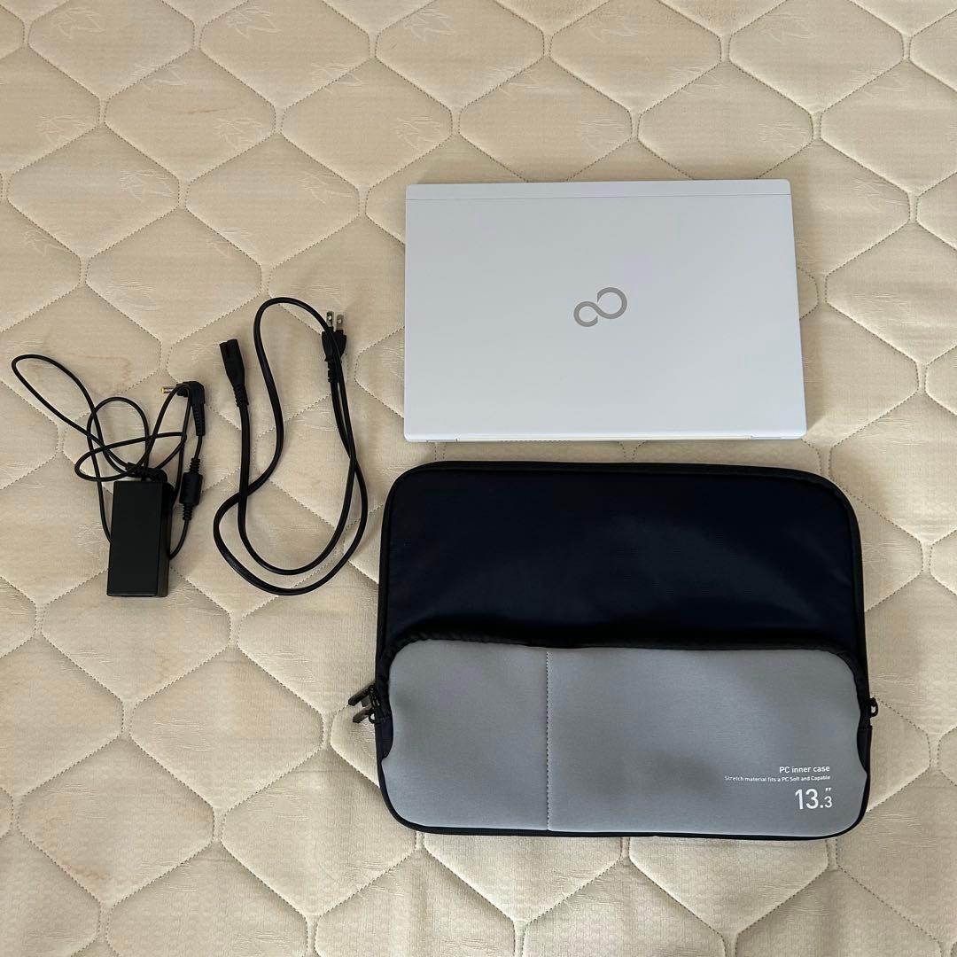 【即購入可能】富士通 LIFEBOOK UH92/D2