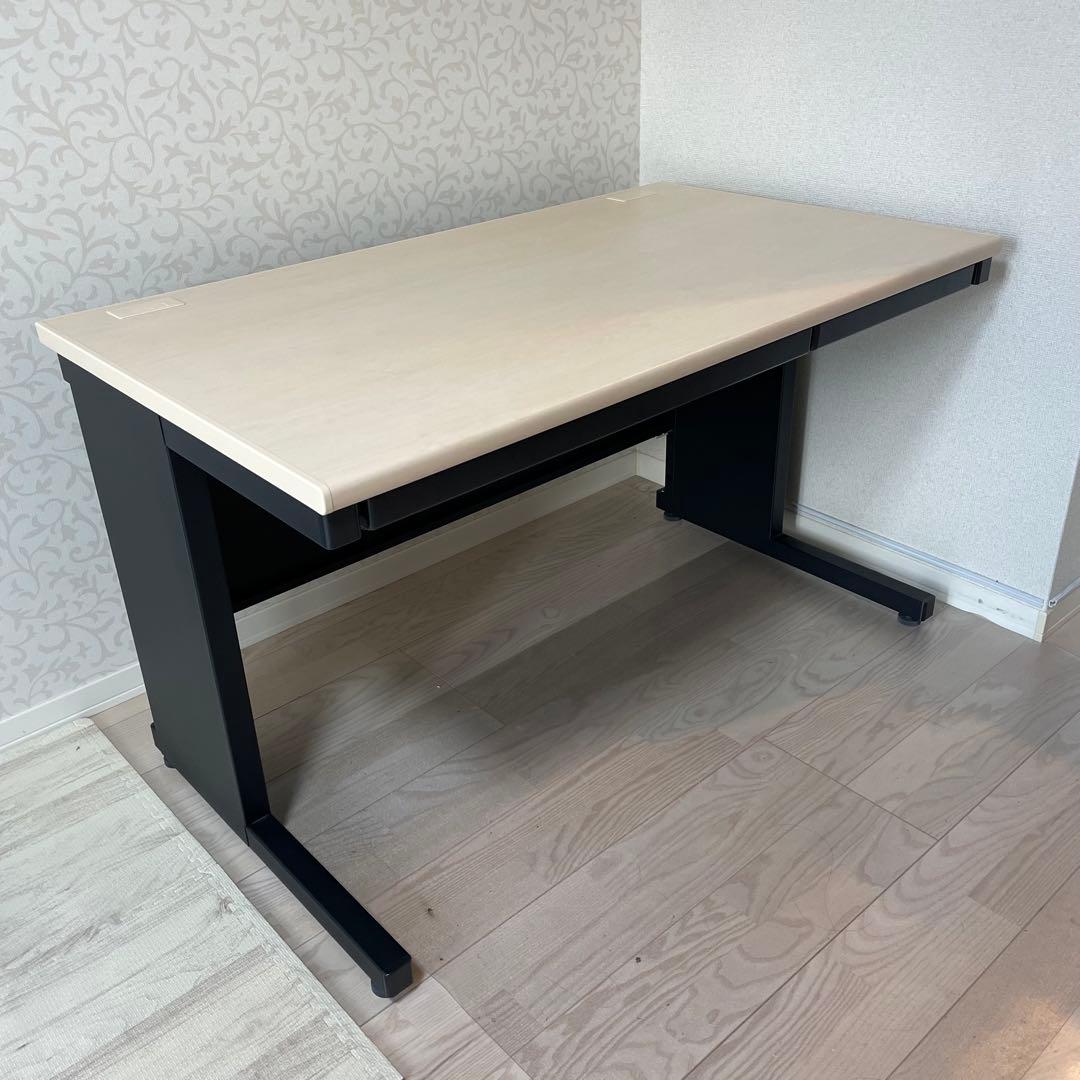 コクヨ　デスク INVENTシリーズ　本体ブラック　天板ホワイトナチュラル
