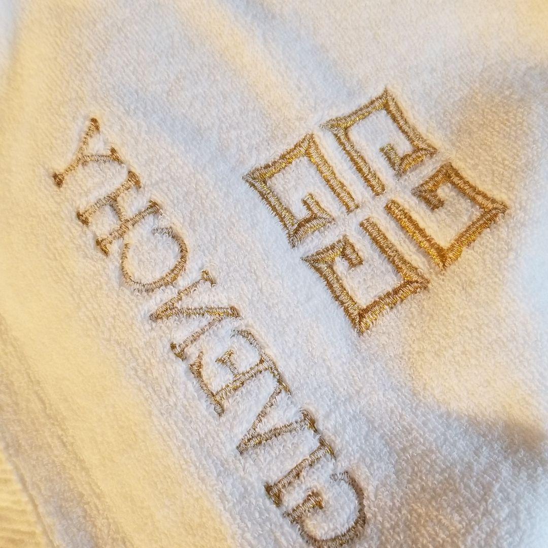 GIVENCHY大判バスタオル