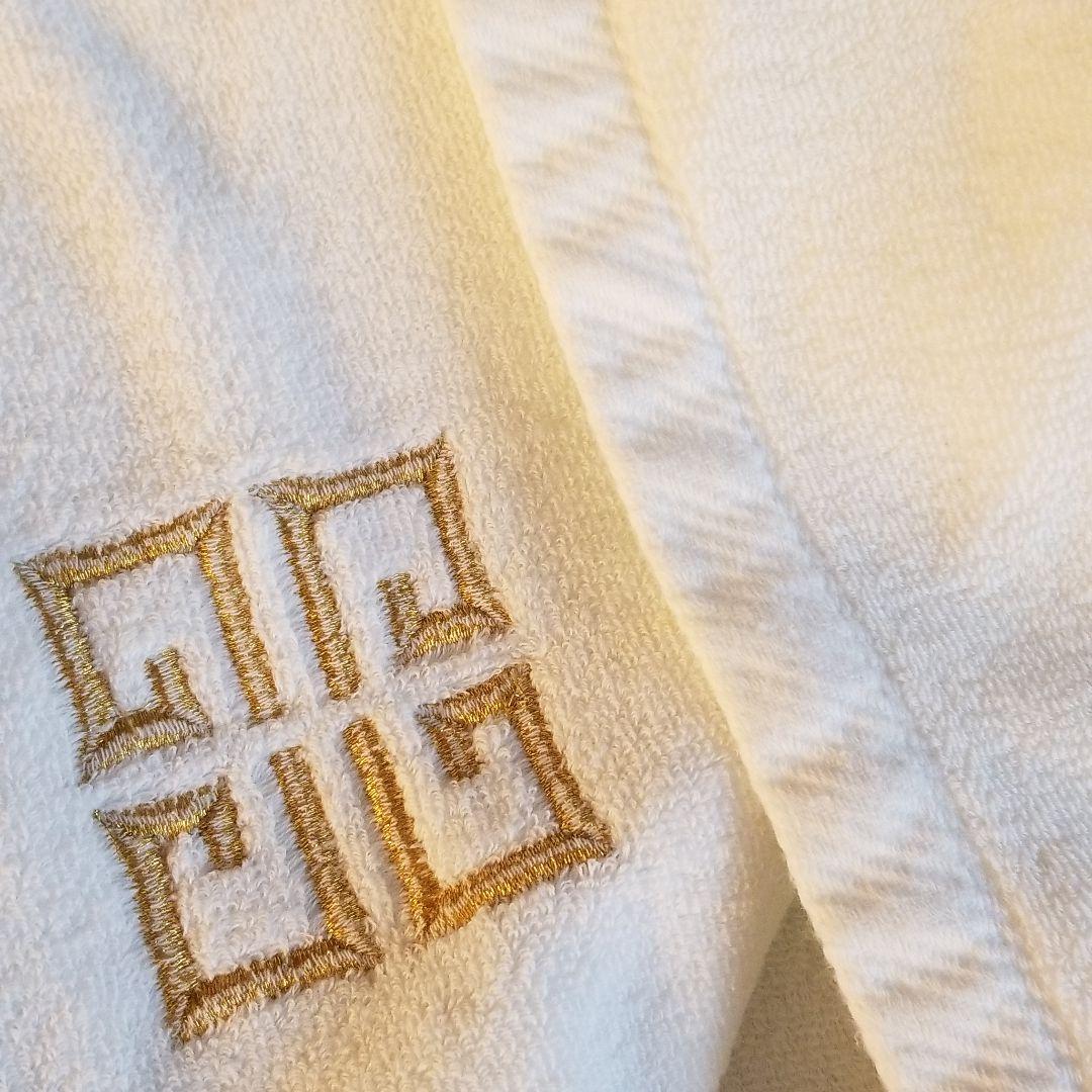 GIVENCHY大判バスタオル