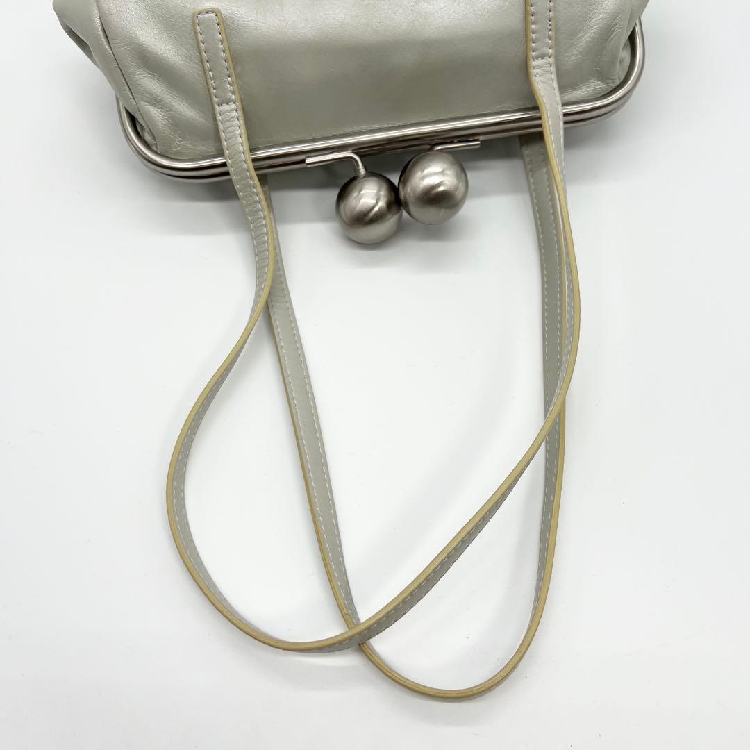 希少カラー✨kawa-kawa　ショルダーバッグ　がま口　レザー　ライトグレー