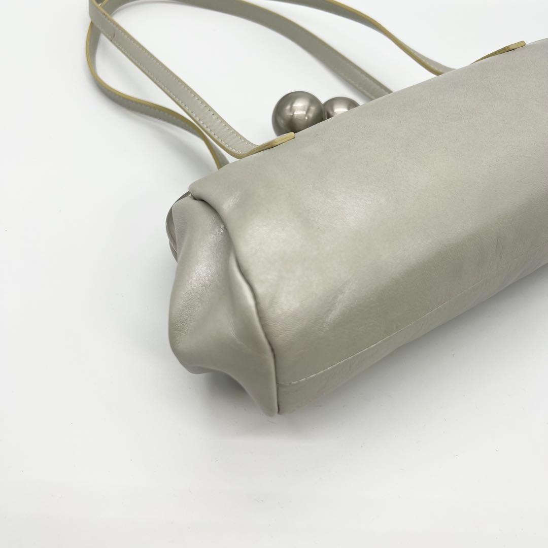 希少カラー✨kawa-kawa　ショルダーバッグ　がま口　レザー　ライトグレー