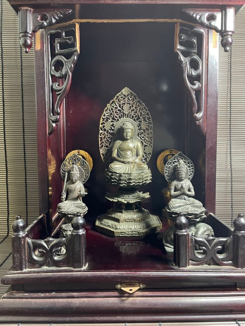 『釈迦三尊像　釈迦如来　普賢菩薩　文殊菩薩』ブロンズ 唐金　　在銘　高さ22cm