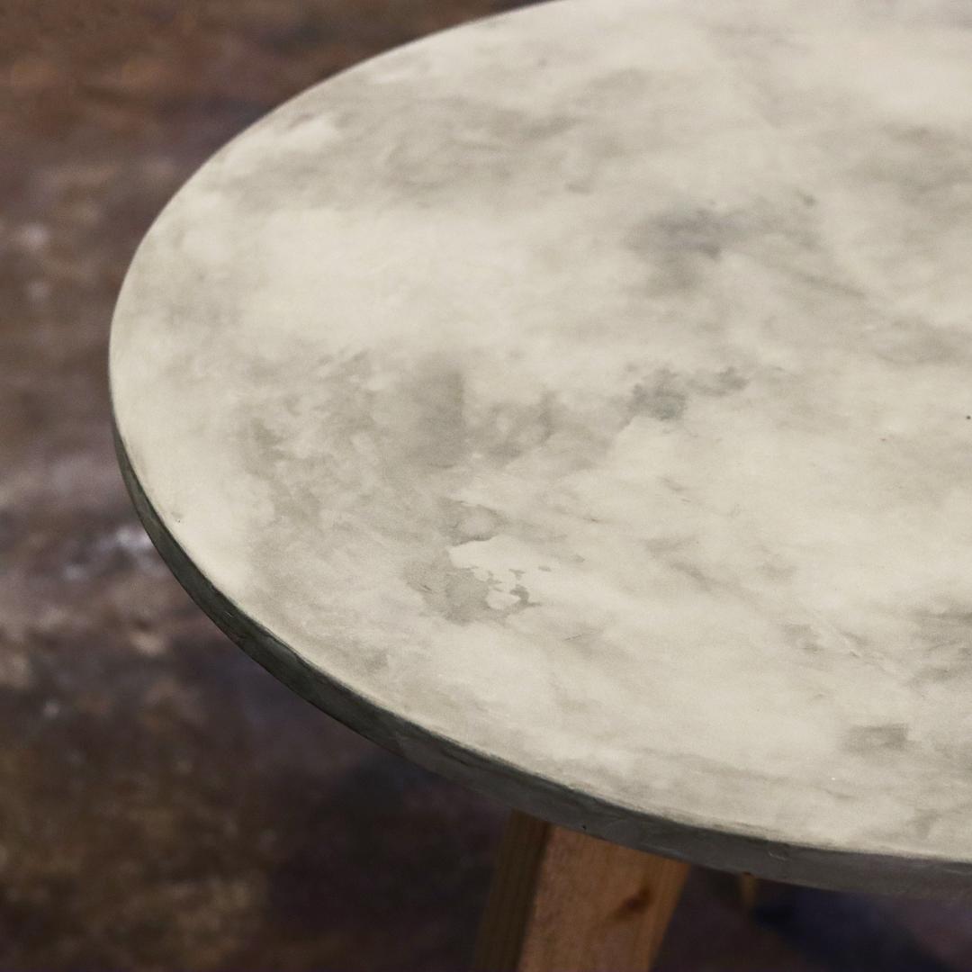 オーダー専用｜円形｜ラウンドテーブル｜ダークグレー｜薄塗りモルタル