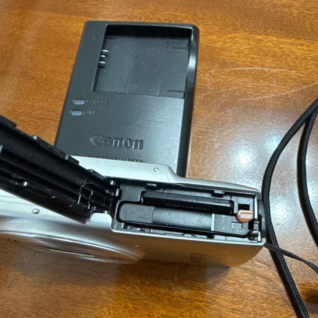 Canon IXY コンパクトデジタルカメラ シルバー