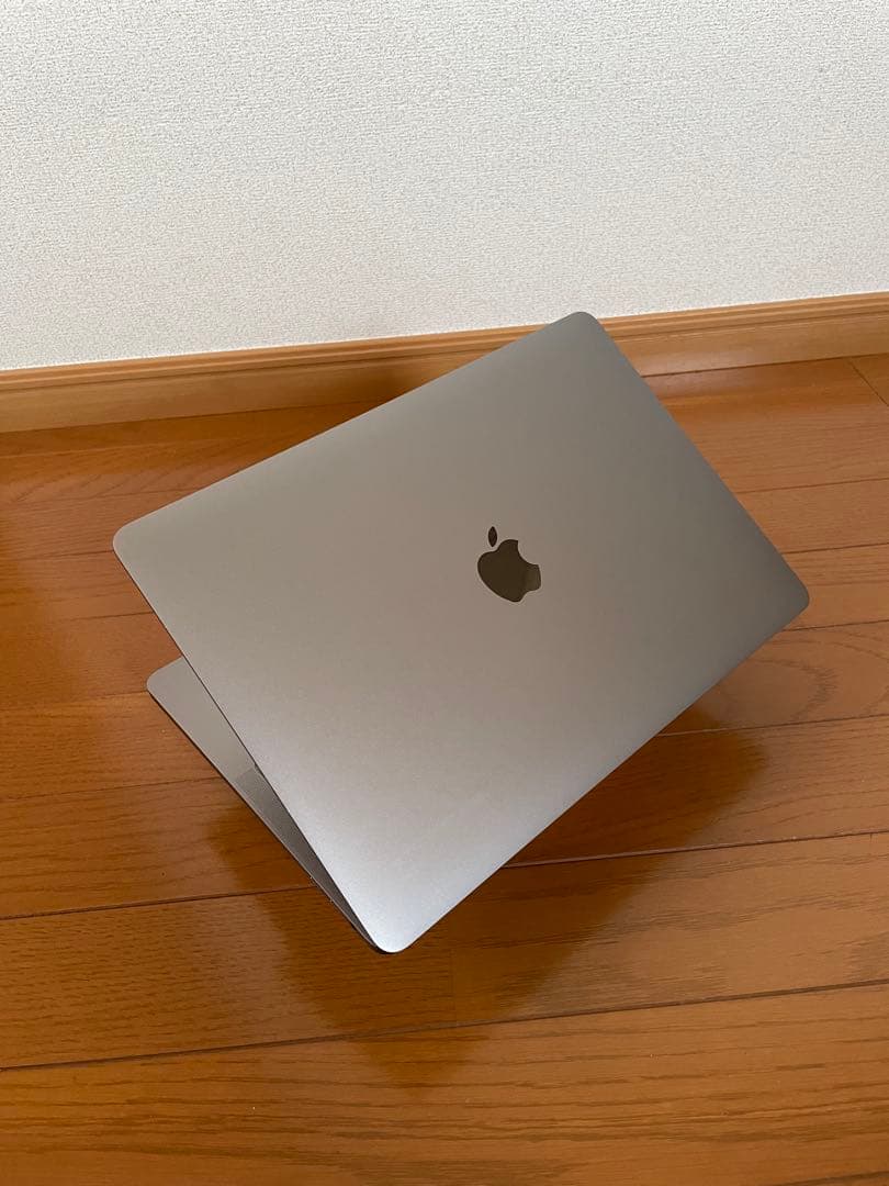 Macbook Pro Touch Bar 2018 新しいバッテリー