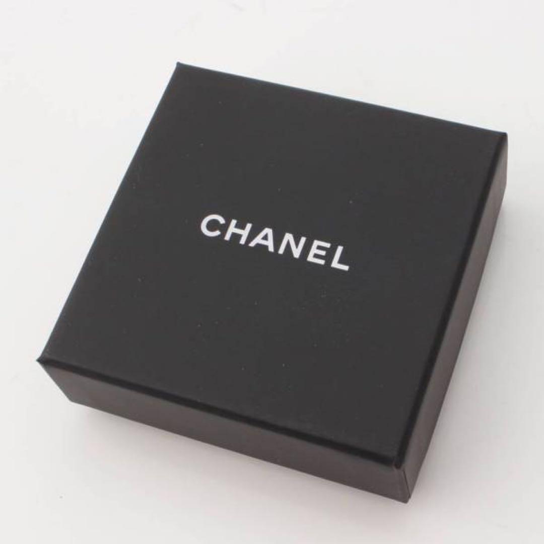 【新品】CHANEL シャネル B23S ココマーク クローバー ピンブローチ