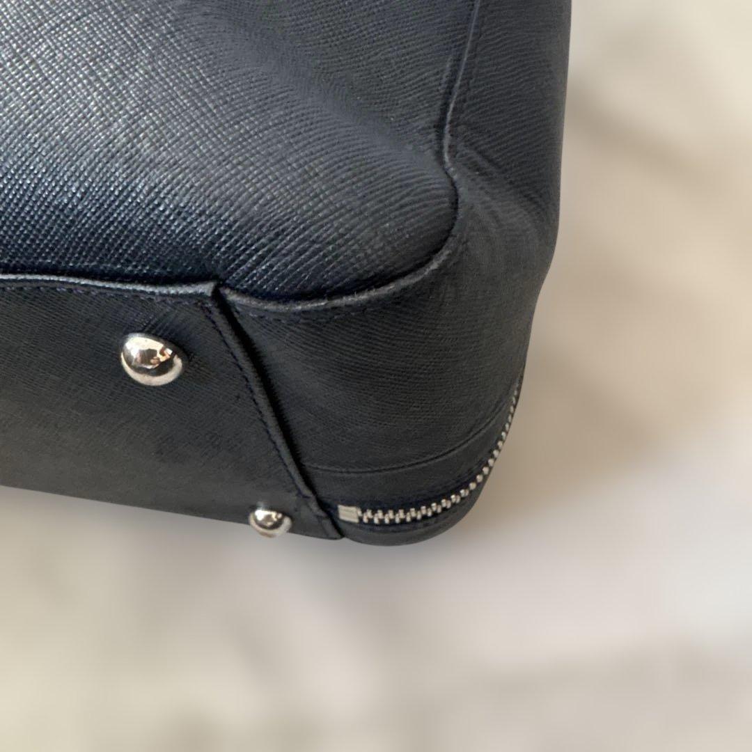 人気✨ペッレモルビダ　ビジネスバッグ ネイビーレザー　2層　パソコン収納可能