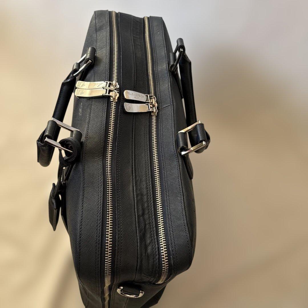 人気✨ペッレモルビダ　ビジネスバッグ ネイビーレザー　2層　パソコン収納可能