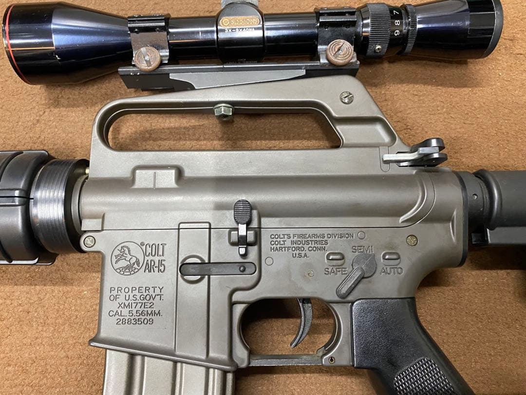 COLT AR-15 電動ガン スコープ付き！