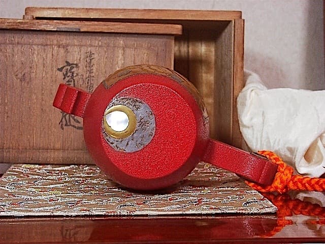 漆工　平安　高橋孝道 作　乾漆松竹梅蒔絵　熨斗押　宝槌　無傷　共箱　古物。