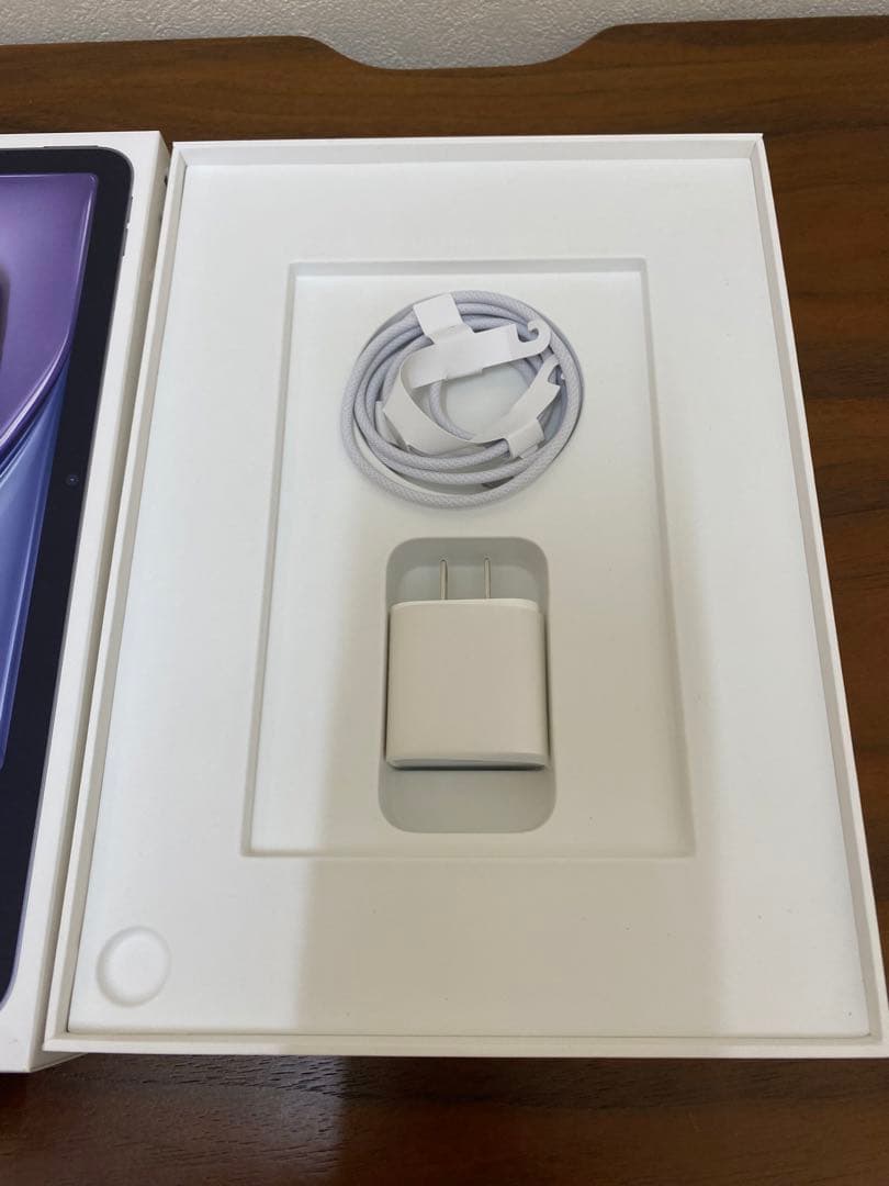 アイパッドエアー　m2 ２５６ＧＢ　Wi-Fiモデルグレー　美品