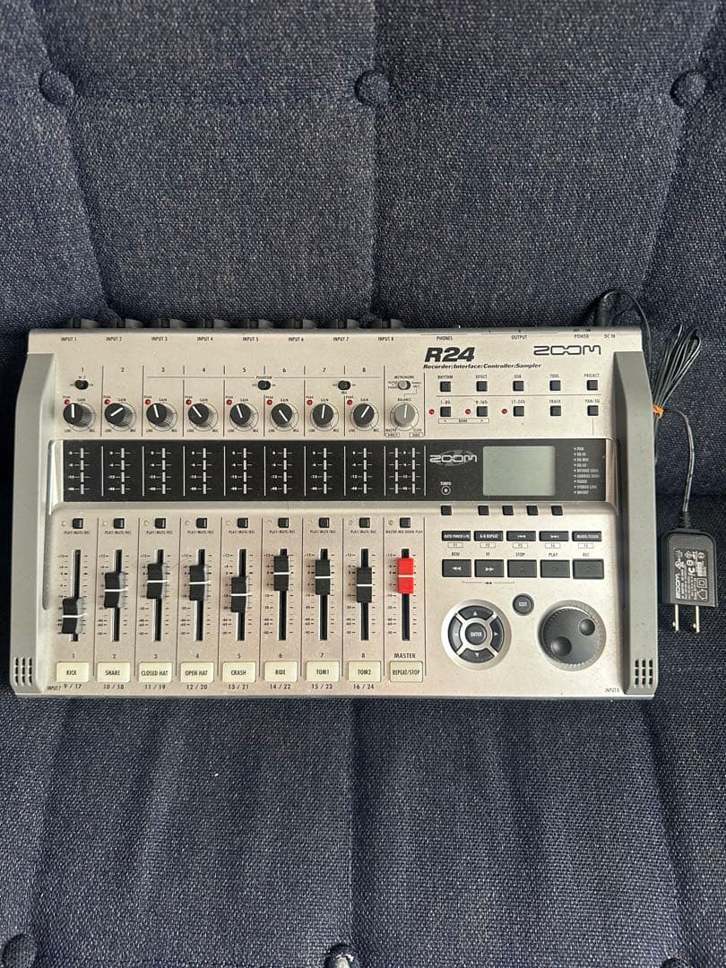 Zoom R24 デジタルミキサー