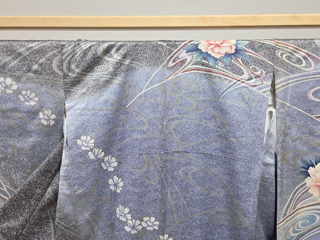 B5作家物 牡丹の花模様 金彩 金駒刺繍 たたき染 袷 正絹 振袖 着物 成人式