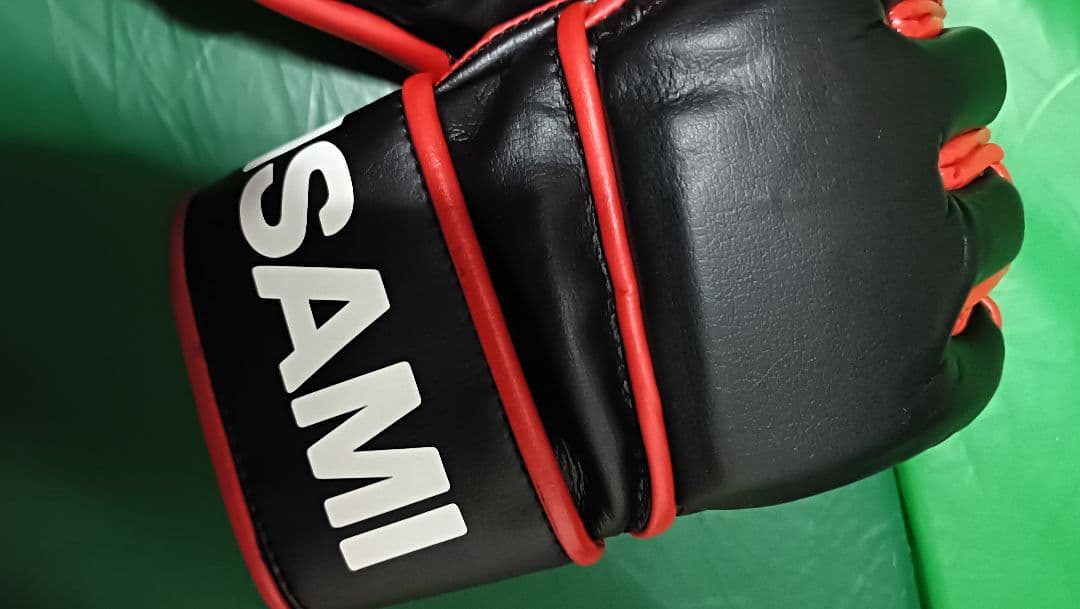 清*郎様 Venum ボクシンググローブ Isami オープンフィンガーグローブ