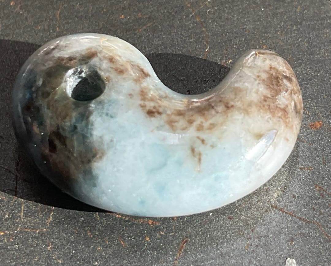 入りコン沢翡翠勾玉3g 糸魚川　ヒスイ　ひすい