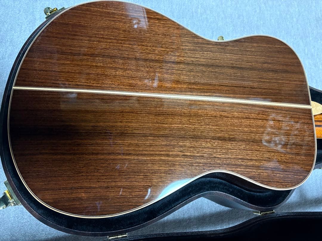 まみ。アコースティックギター ヤマハLS36 ハードケース付き