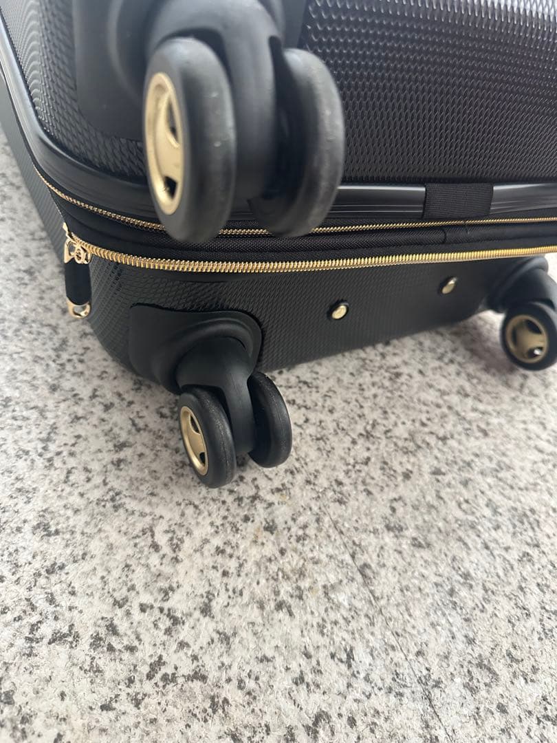 サムソナイト　samsonite スーツケース　キャリーバッグ　機内持ち込みok