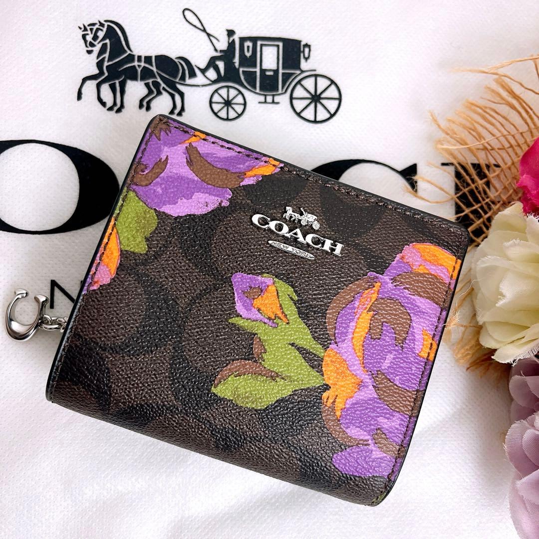 新品未使用 COACHコーチ 財布 コンパクト 二つ折り シグネチャー チャーム