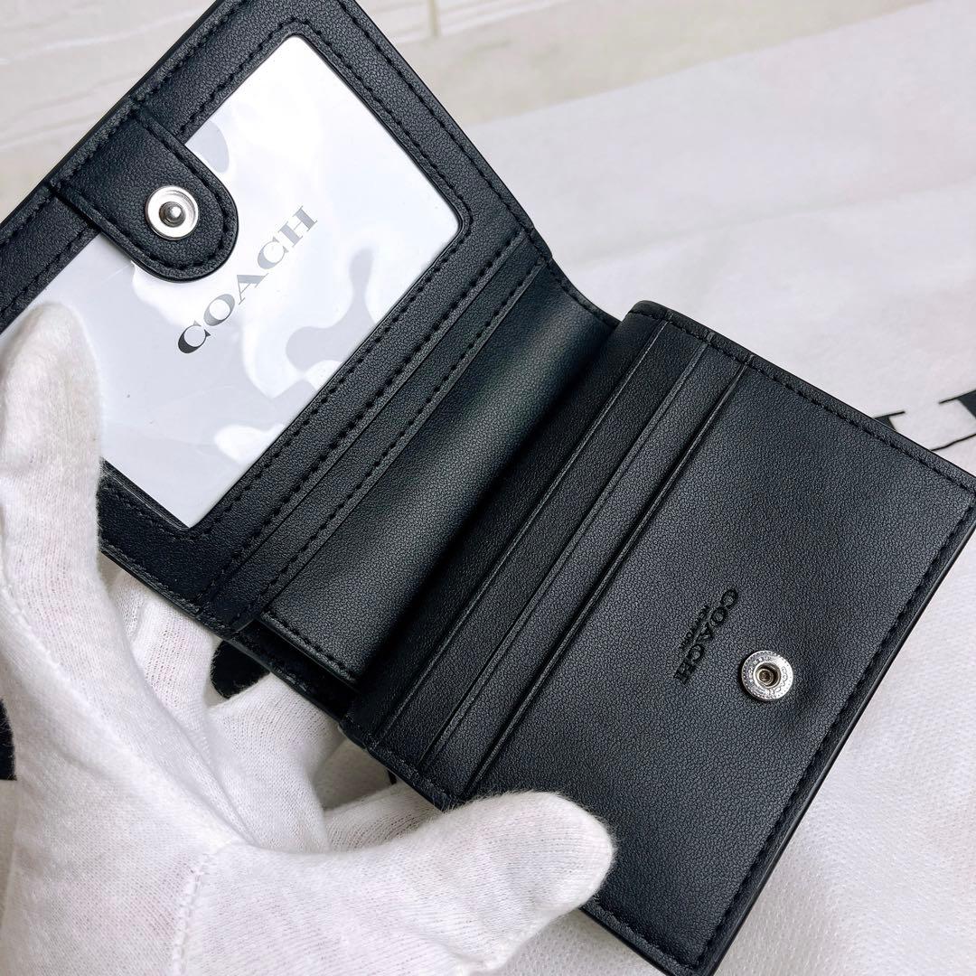 新品未使用 COACHコーチ 財布 コンパクト 二つ折り シグネチャー チャーム