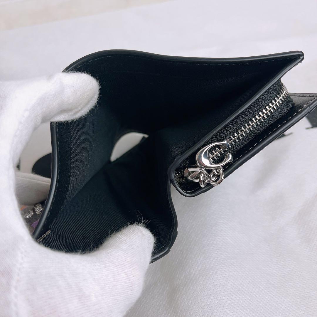 新品未使用 COACHコーチ 財布 コンパクト 二つ折り シグネチャー チャーム