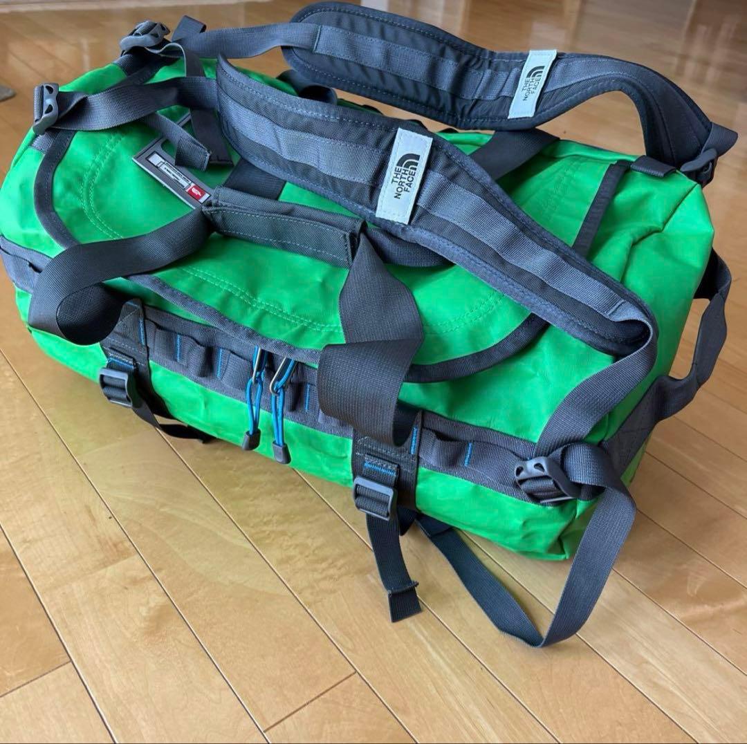 ノースフェイス　ボストンバッグ　スポーツバッグ　リュック　ロゴ入り　旅行　大容量