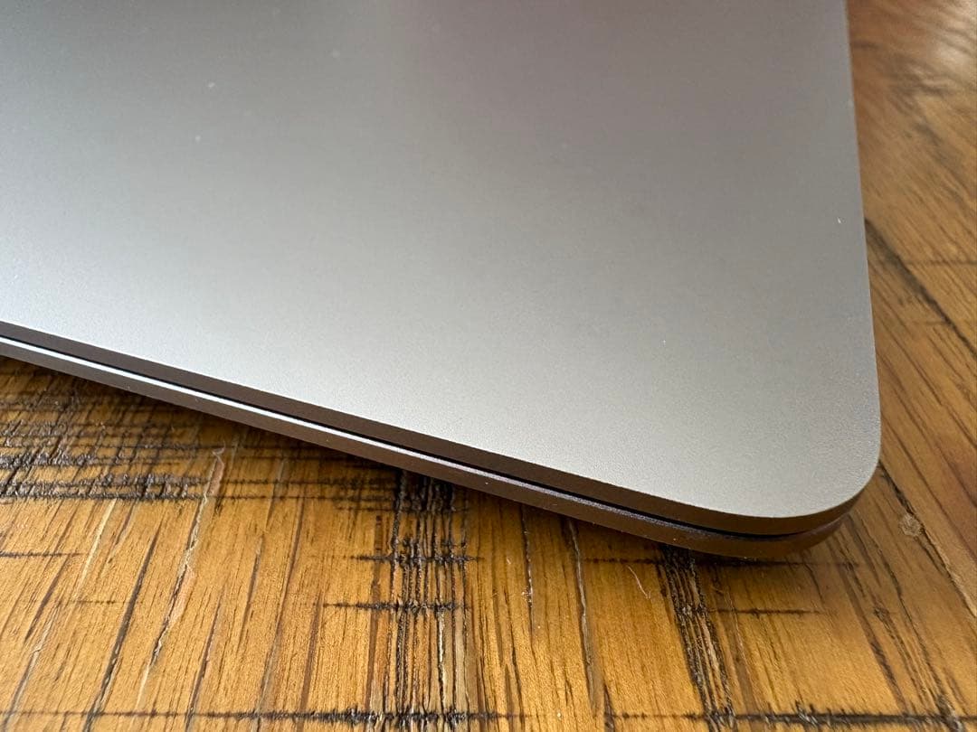 Apple MacBook air 2020 13インチ