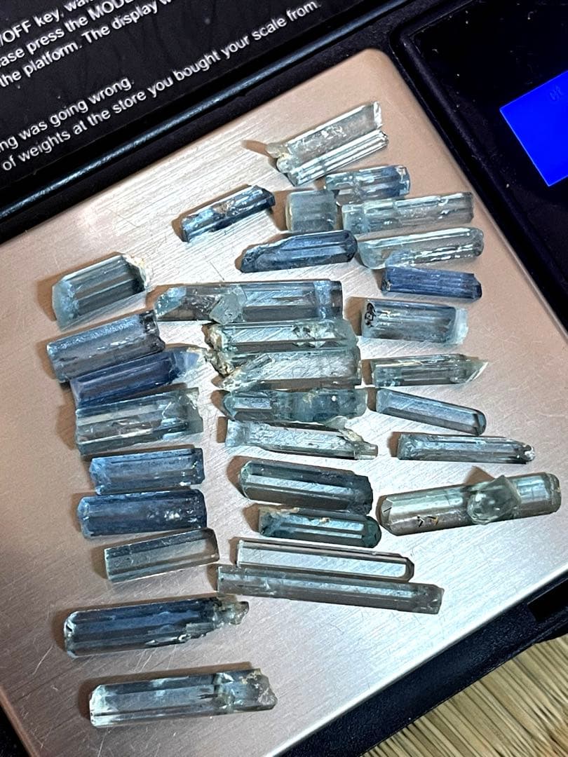 超クリア アクアマリン 原石 重さ：52.80ct 32点セットベトナム産