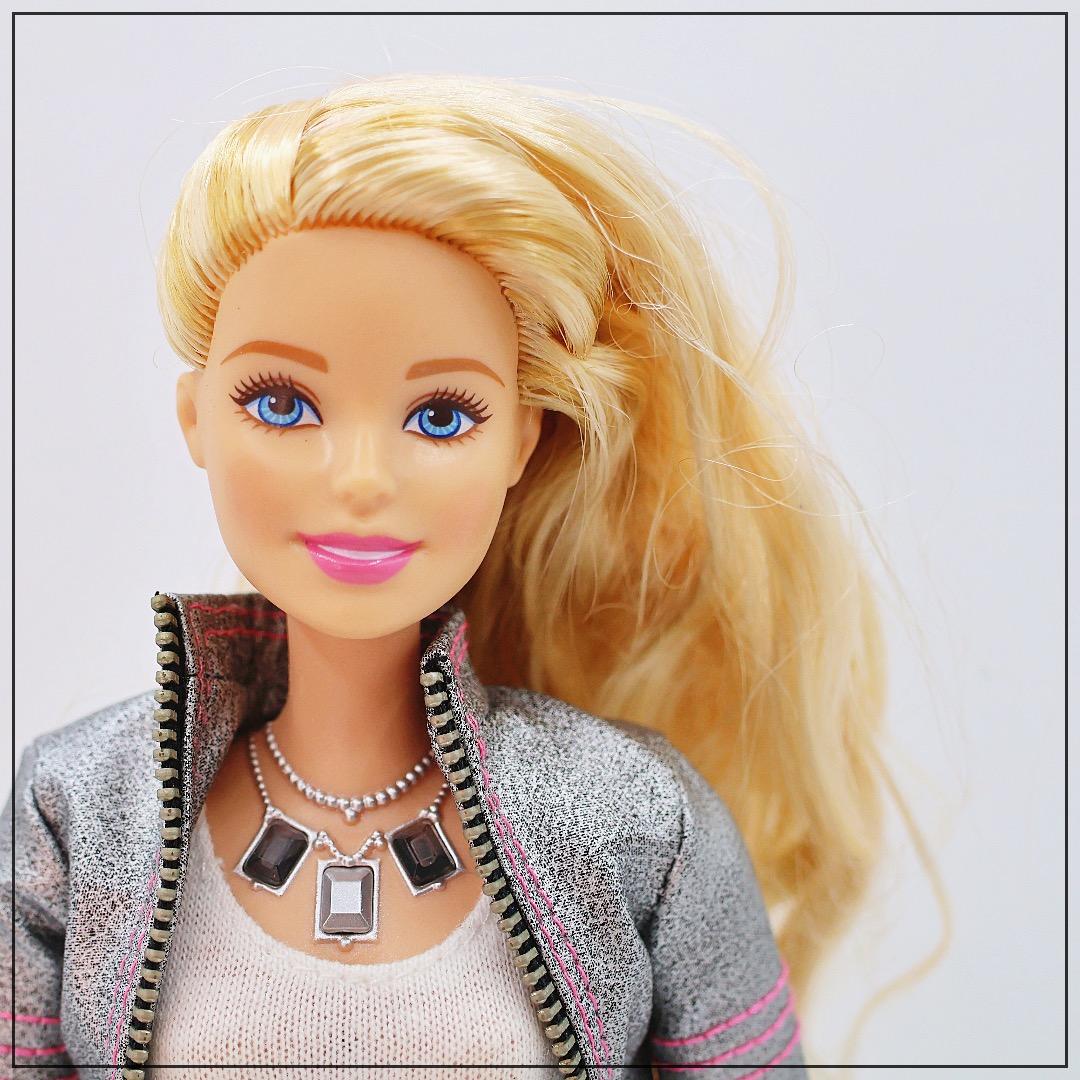バービー人形｜ハローバービー（Hello Barbie）AIおしゃべり人形