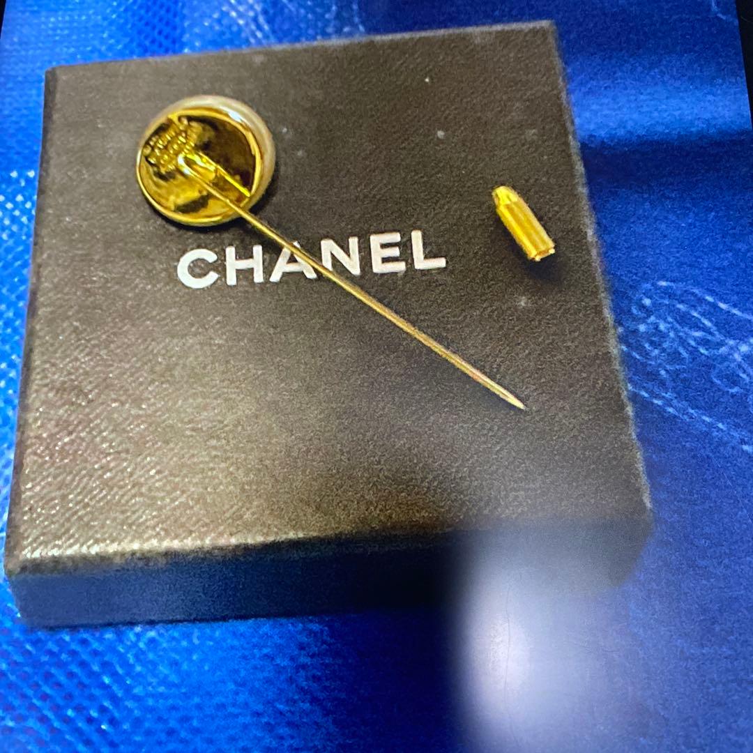 CHANEL ピンブローチ　箱付き