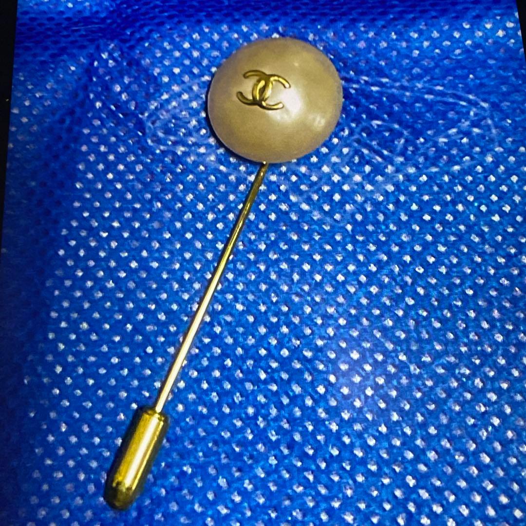 CHANEL ピンブローチ　箱付き