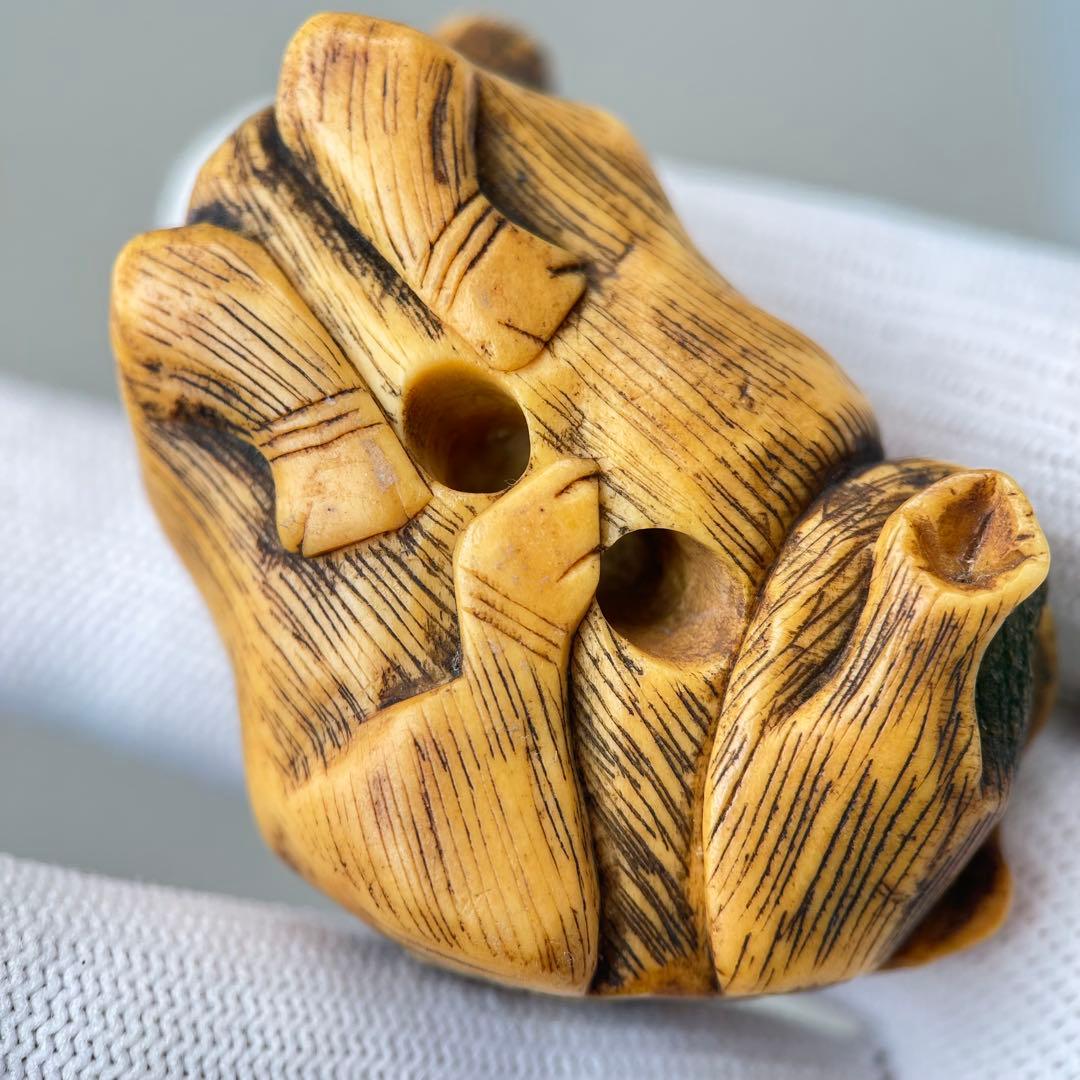 牛の彫刻 小型 彫刻極上根付天然素材アンティーク骨董飾り物古美術置物細密細工