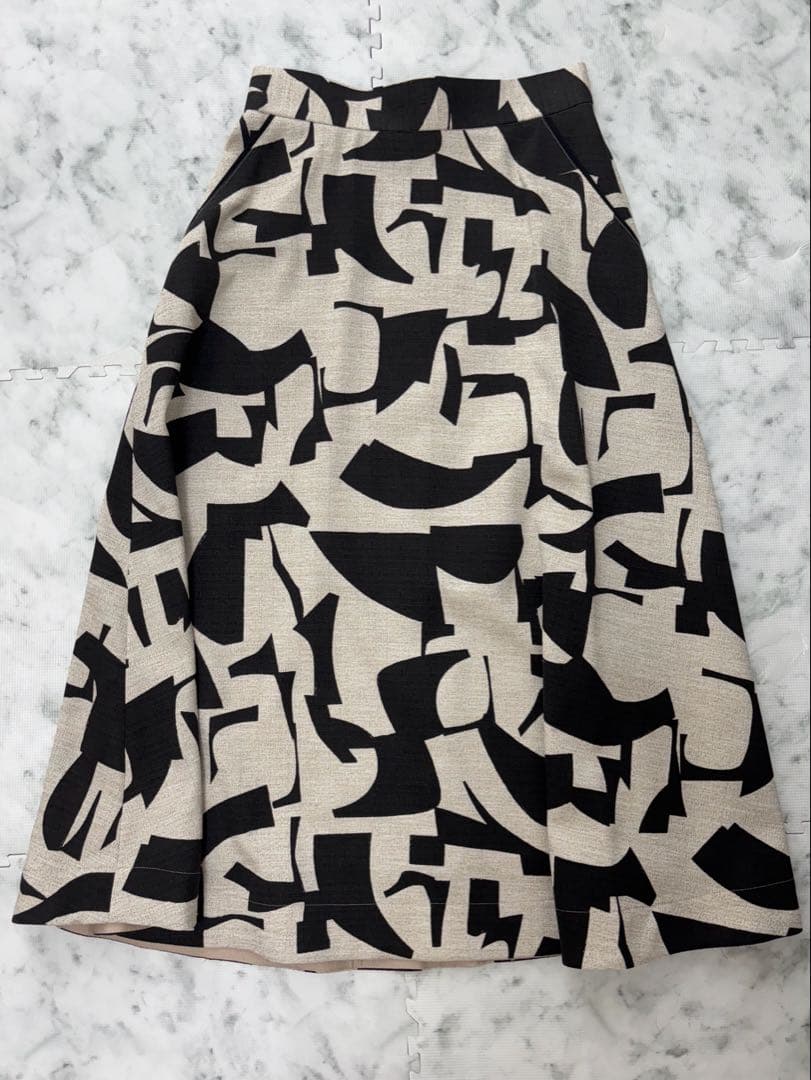 【ANAYI 】新品　リネンライクキカプリントフレアスカート