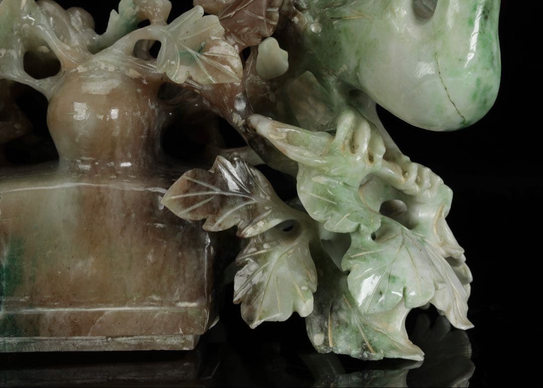 中国古玩 翡翠 玉石 鳥葡萄彫刻 960g 置物 唐物 細密彫刻 天然石 ヒスイ