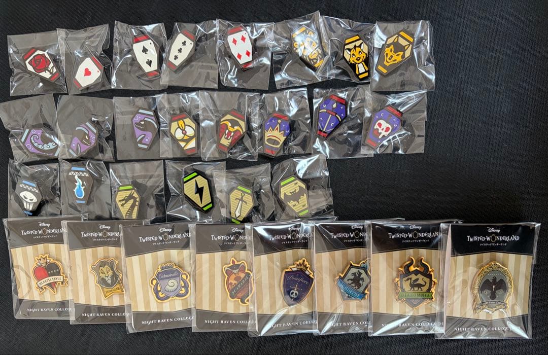 ツイステッドワンダーランド　キャラクターアイコンピンズ　セット