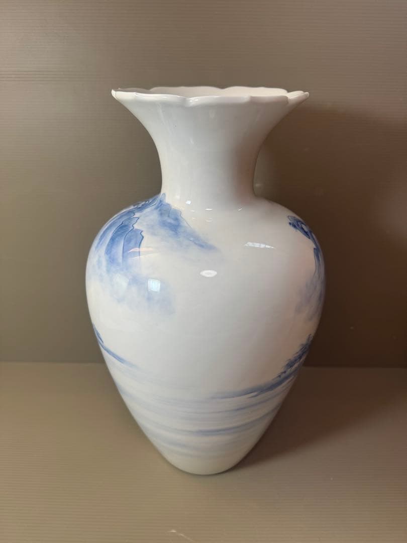 2902 松右衛門作　染付山水　花瓶　35cm