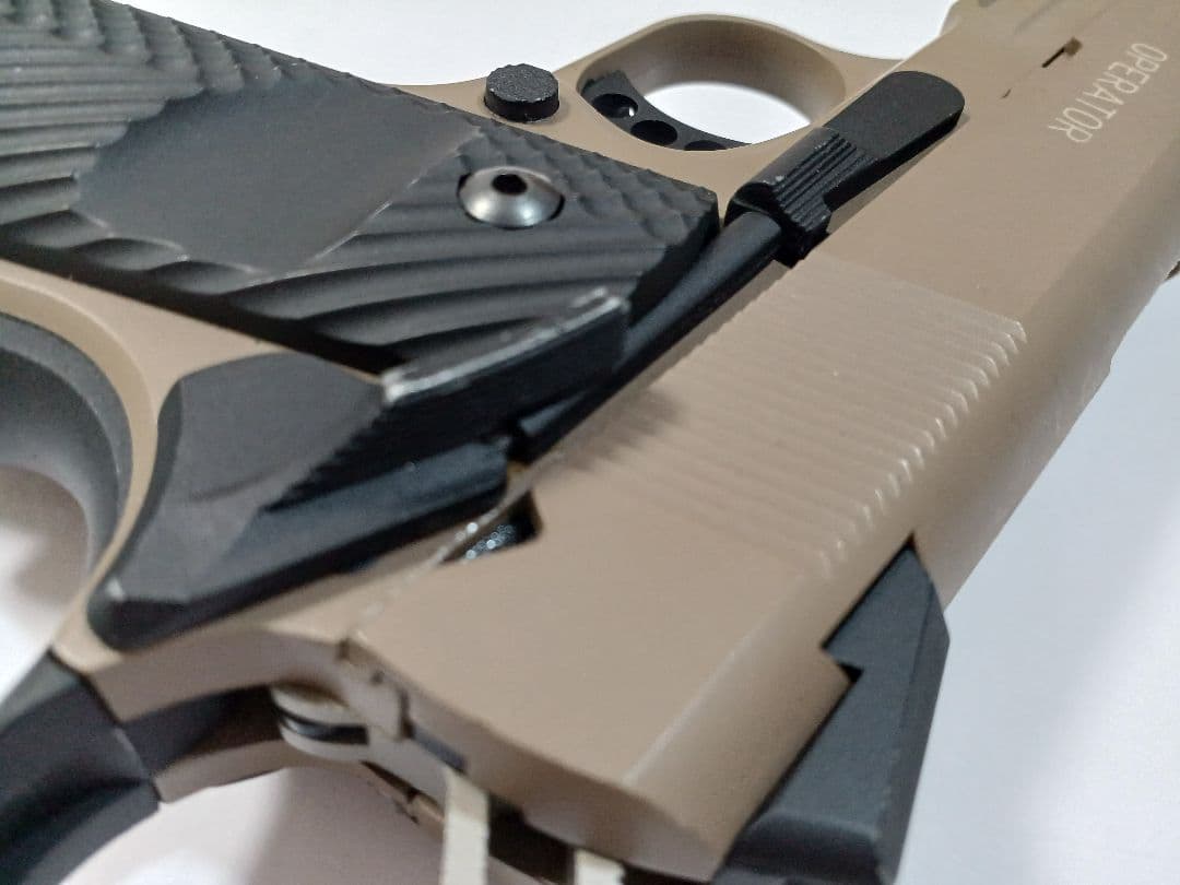 ゲ*き様 carbon8 M45 DOC co2ガスガン