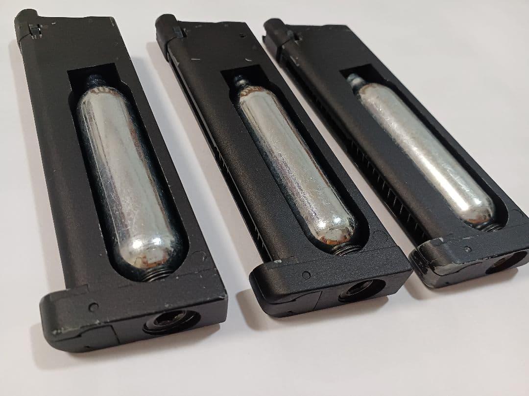 ゲ*き様 carbon8 M45 DOC co2ガスガン