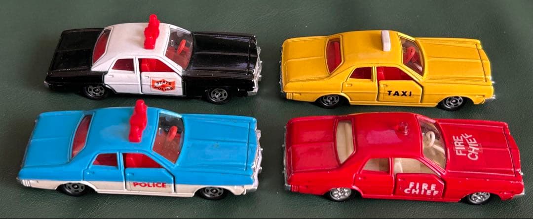 トミカ ダッジコロネットカスタム 4台セット