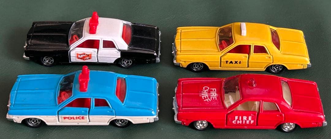 トミカ ダッジコロネットカスタム 4台セット