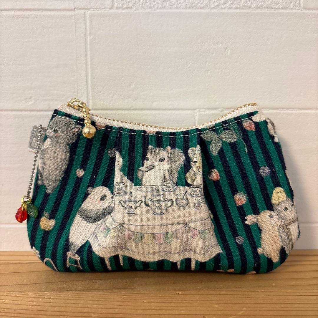 感謝価格　人気　猫柄　ハロウィン　10cmファスナーポーチ　小銭入れ　人気