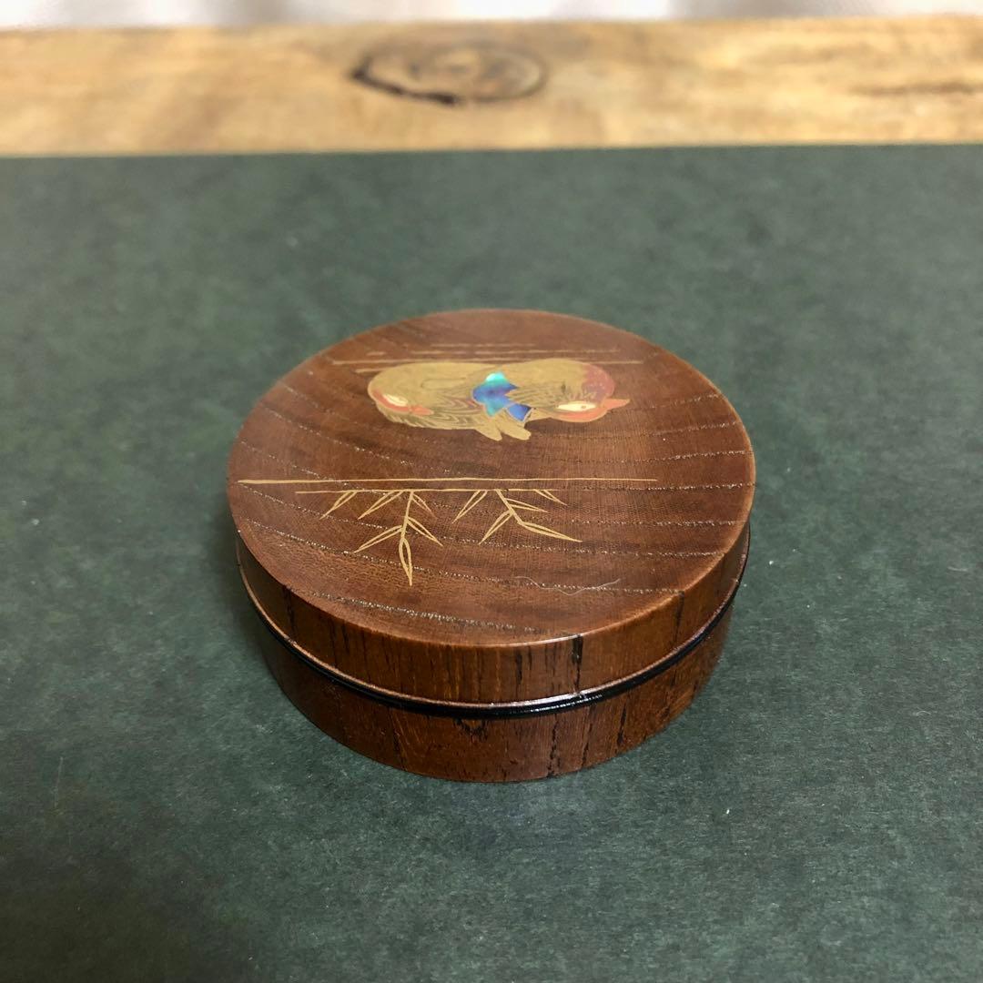 新井司峰 鴛鴦蒔絵欅丸香合 共箱 茶道具