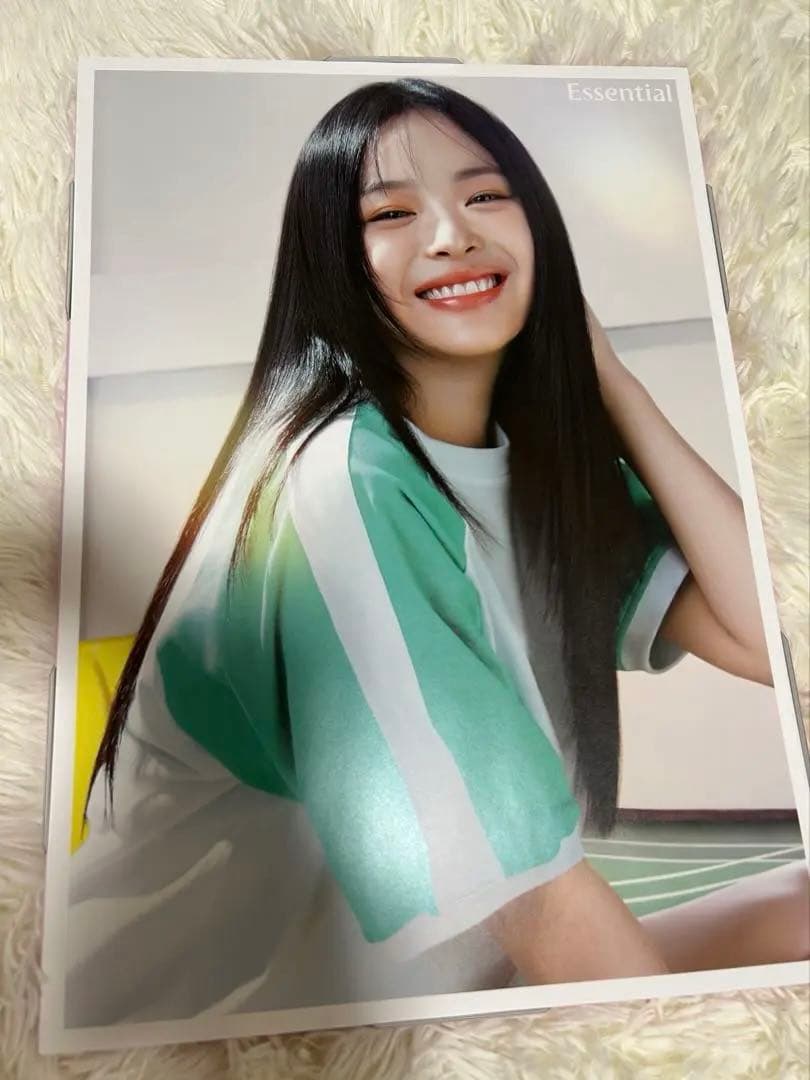 花王 newjeans NJZ essential ポスター