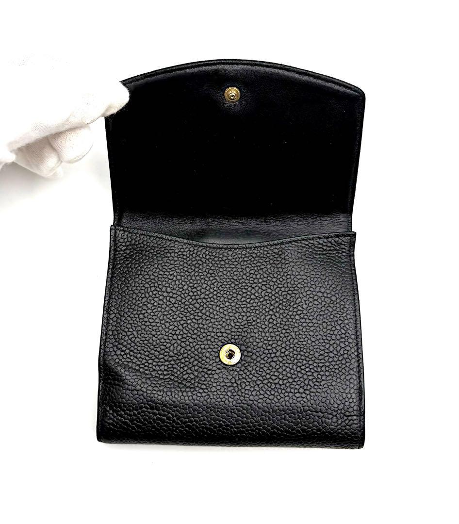 シャネルキャビアスキン ココマーク黒折り財布