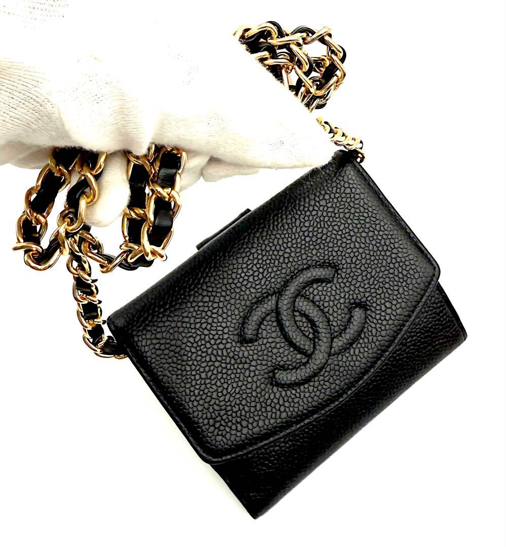 シャネルキャビアスキン ココマーク黒折り財布