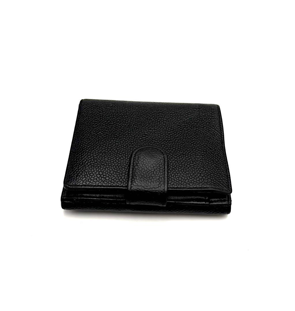 シャネルキャビアスキン ココマーク黒折り財布