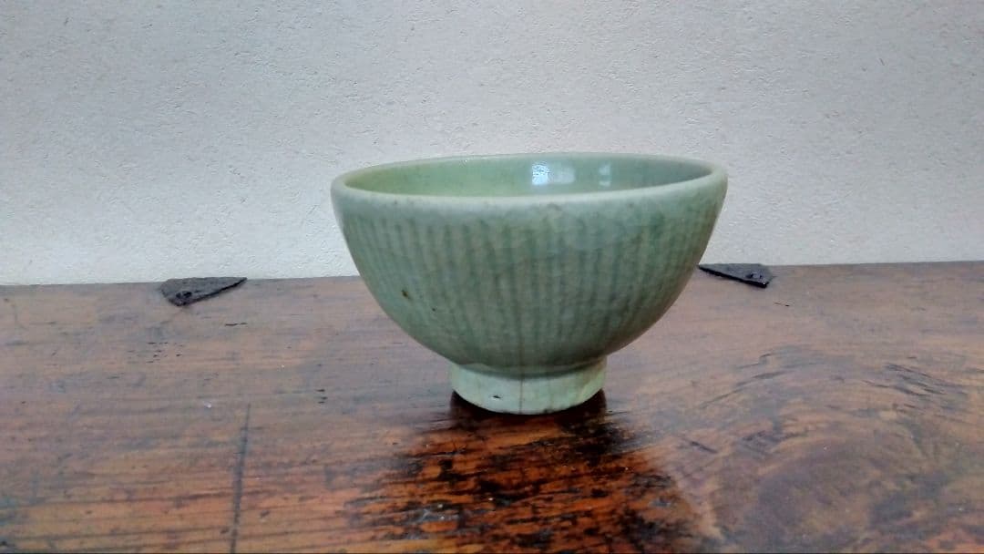 李朝(後期)青磁しのぎ茶碗