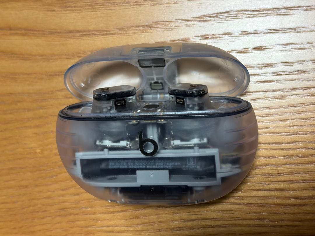 beats studio buds + 付属イヤーピース付き