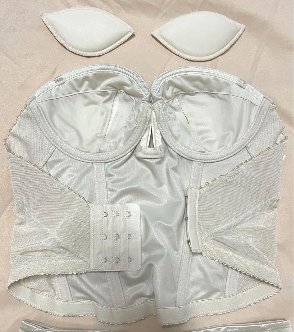 bridal beaute D70 / ビスチェ&ガードルセット