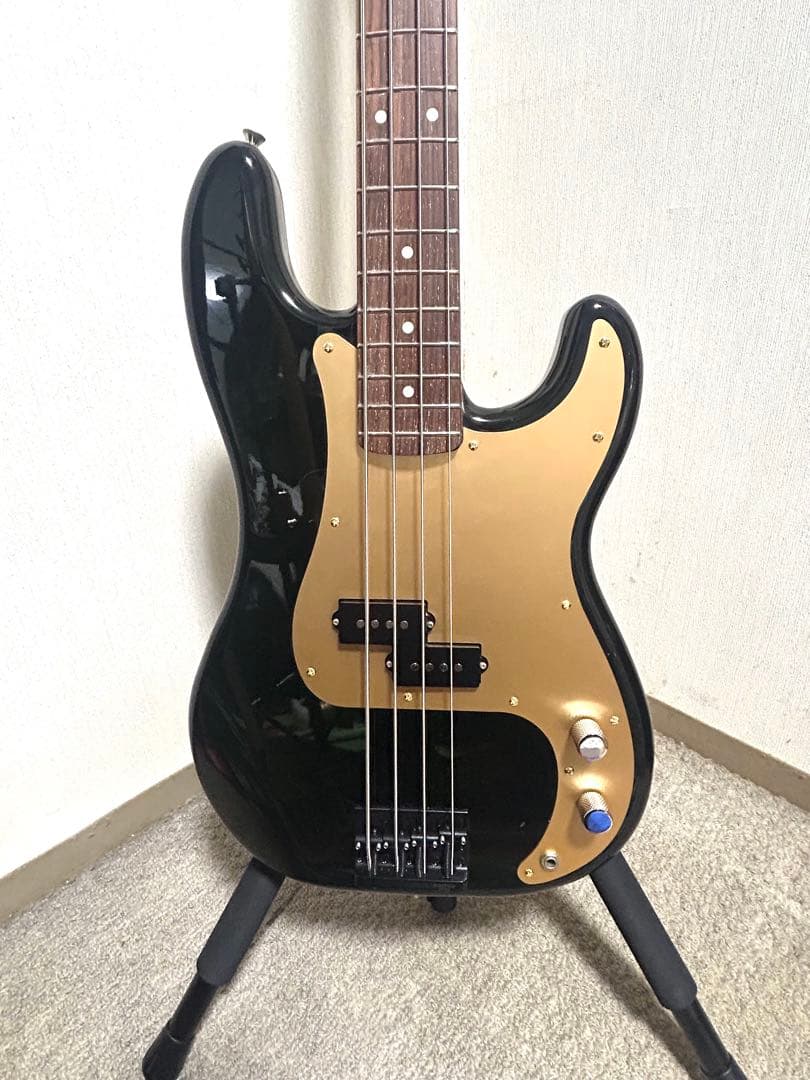 Fender Japan エレキベースギターPB-43. BLK